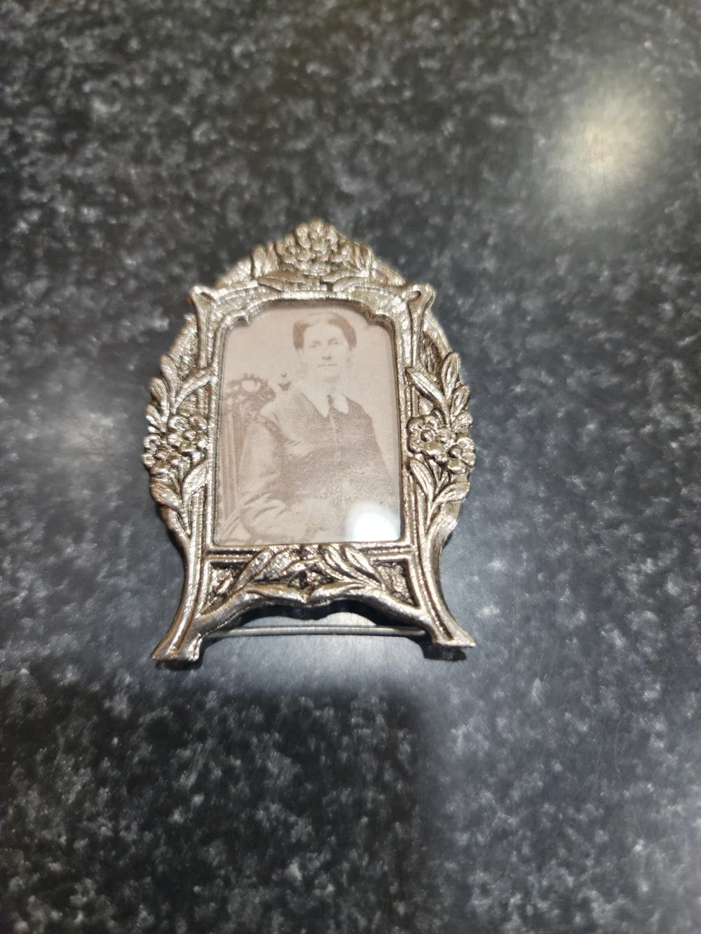 Vintage miniature silver-tone picture frame